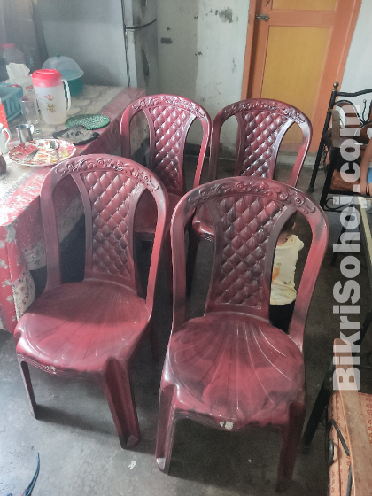 চারটি আরএফএল চেয়ার